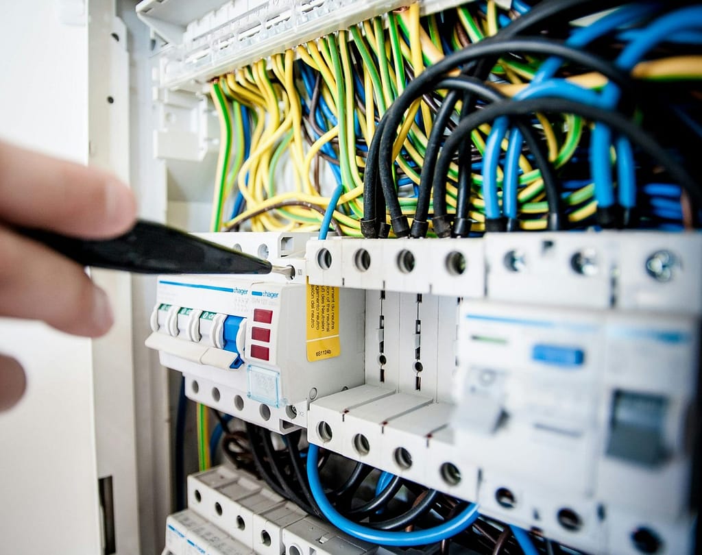 servicios eléctricos, subestaciones, instalaciones, pruebas y diagnósticos